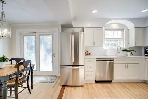 153 Western Dr, Longmeadow, MA 01106