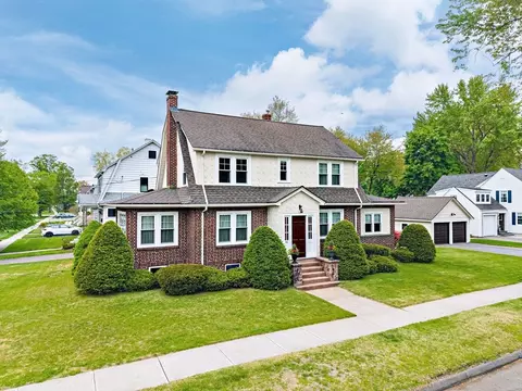 46 Hawthorne St, Longmeadow, MA 01106
