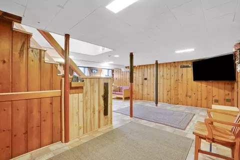 Entry Way - 146 Bellevue Ave, Springfield, MA 01108 photo 2 of 2