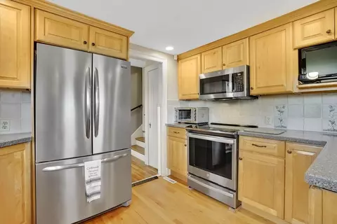 Kitchen - 146 Bellevue Ave, Springfield, MA 01108 photo 4 of 6