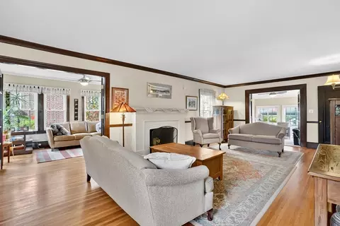 Living - 146 Bellevue Ave, Springfield, MA 01108 photo 3 of 6