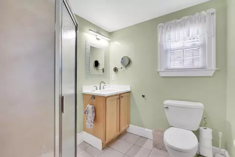 Bath - 146 Bellevue Ave, Springfield, MA 01108 photo 1 of 3