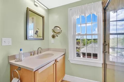 Bath - 146 Bellevue Ave, Springfield, MA 01108 photo 2 of 3
