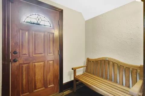 Entry Way - 146 Bellevue Ave, Springfield, MA 01108 photo 1 of 2