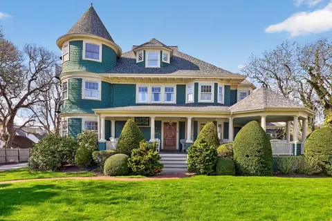 528 Main Street Apt 2 3 4 #2, 3, 4, Harwich, MA 02646