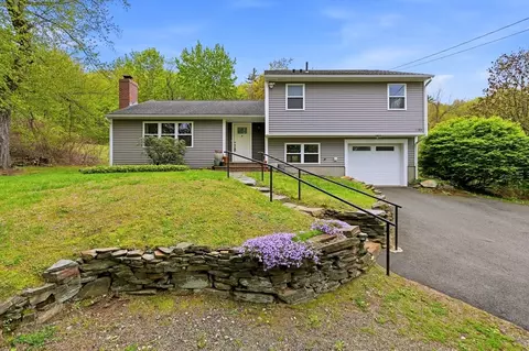 1185 Bay Rd, Amherst, MA 01002