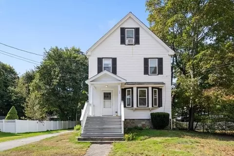 196 Myrtle St, Rockland, MA 02370