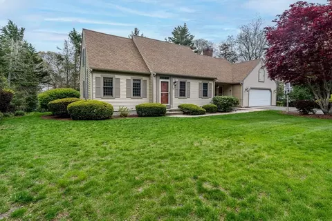 59 Cromwell Dr, Yarmouth, MA 02675