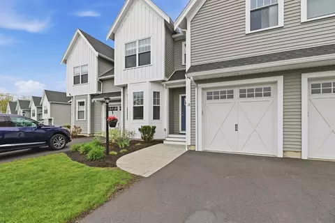 13 Paddock Ln #13, Woburn, MA 01801