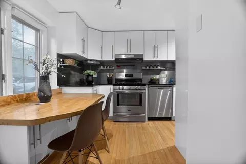 Kitchen - 4 Oak Ridge Dr #6, Maynard, MA 01754 photo 1 of 4