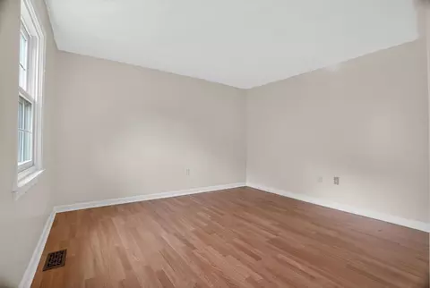 Living - 4 Oak Ridge Dr #6, Maynard, MA 01754 photo 2 of 6