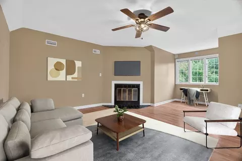 Living - 4 Oak Ridge Dr #6, Maynard, MA 01754 photo 3 of 6