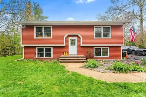 95 Willis Rd, Phillipston, MA 01331