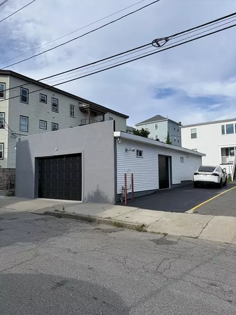 430 Alden St, Fall River, MA 02723