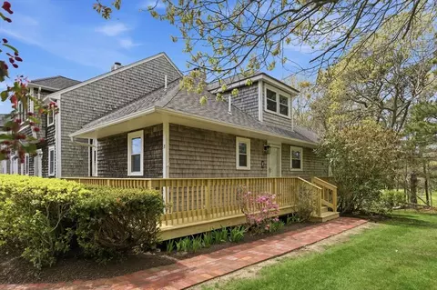 11 Harbor Hill Dr #11, Bourne, MA 02532