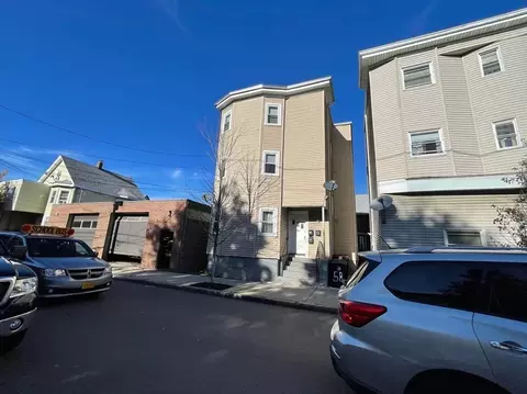58 Union St, Everett, MA 02149