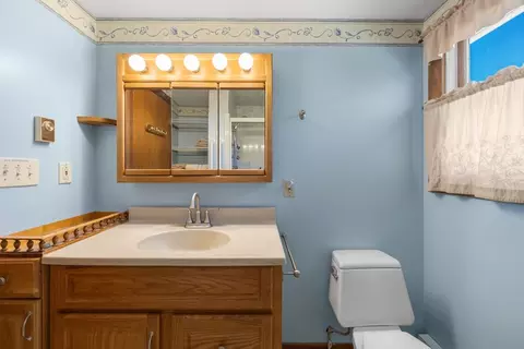 Bath - 5 Weir Rd, Eastham, MA 02642 photo 1 of 2