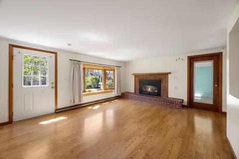 Living - 5 Weir Rd, Eastham, MA 02642 photo 2 of 6