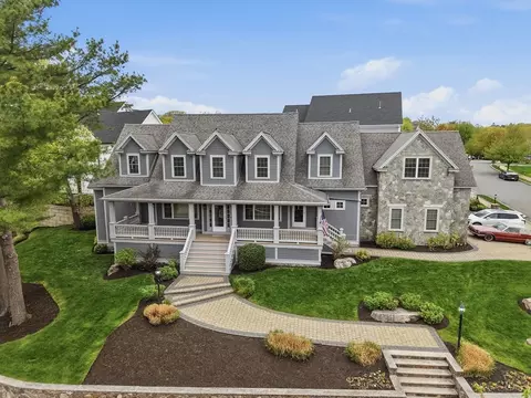 1 Twin Springs Dr, Saugus, MA 01906
