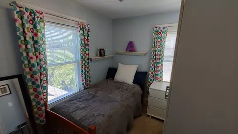 Bedroom - 42 Freeman Ave, Everett, MA 02149 photo 5 of 6