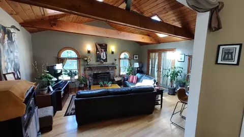 Living - 42 Freeman Ave, Everett, MA 02149 photo 1 of 4