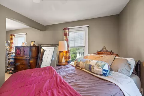 Bedroom - 42 Freeman Ave, Everett, MA 02149 photo 2 of 5