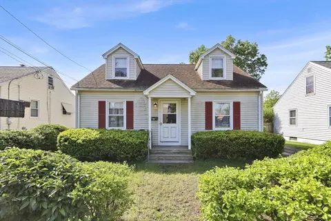 95 Kingsley St, Springfield, MA 01104