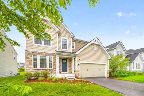 24 Cherry Ln #24, Hopkinton, MA 01748