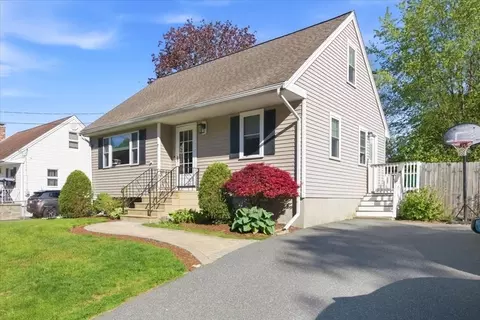 7 David Dr, Blackstone, MA 01504