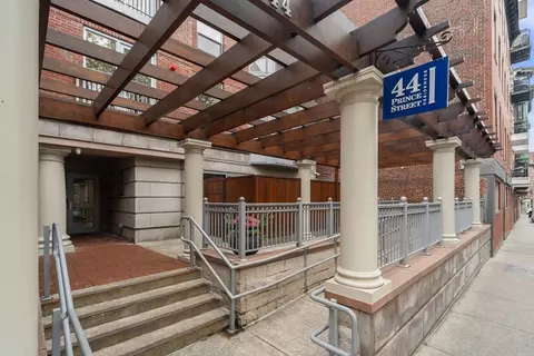 44 Prince St #402, Boston, MA 02113