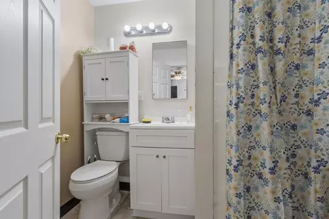 Bath - 11 Wayne St, Worcester, MA 01603 photo 5 of 5