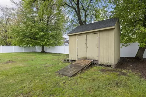 376 Hermitage Dr, Springfield, MA 01129 photo 35