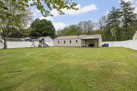 376 Hermitage Dr, Springfield, MA 01129 photo 33