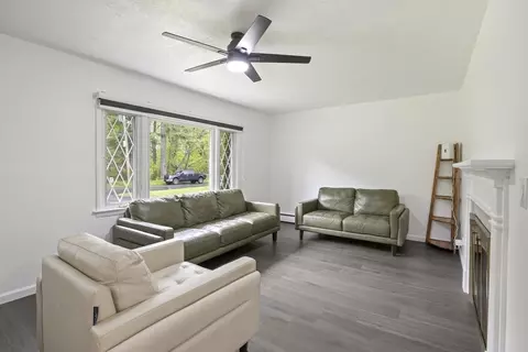 376 Hermitage Dr, Springfield, MA 01129 photo 15