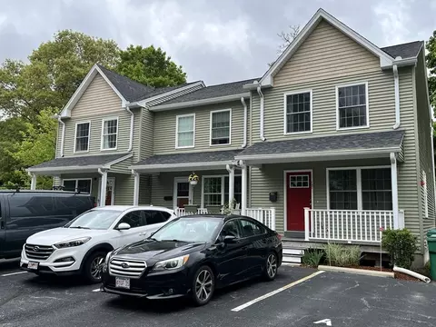 17 Arcade St #B, Whitinsville, MA 01588
