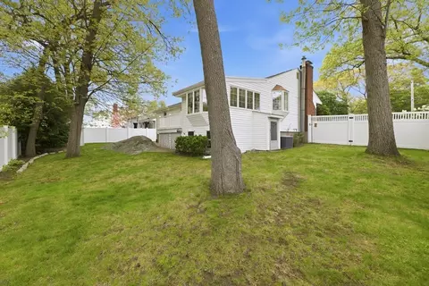 Exterior - 133 Pacella Dr, Dedham, MA 02026 photo 5 of 5