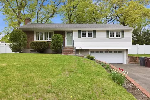 133 Pacella Dr, Dedham, MA 02026