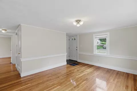 Living - 1 Brookhaven Rd, Worcester, MA 01606 photo 2 of 4