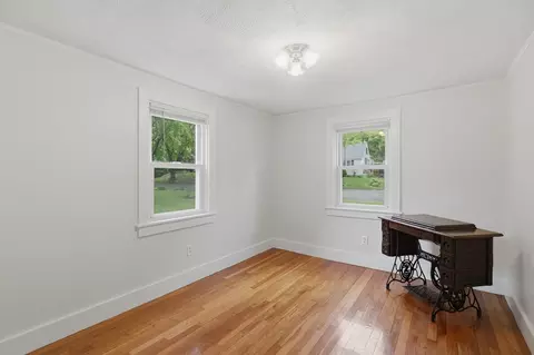 Bedroom - 1 Brookhaven Rd, Worcester, MA 01606 photo 4 of 12