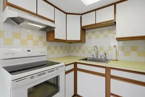 Kitchen - 1 Brookhaven Rd, Worcester, MA 01606 photo 3 of 3