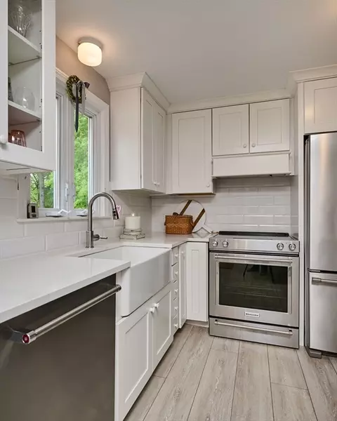 19 Beyer Dr, Easthampton, MA 01027 photo 10