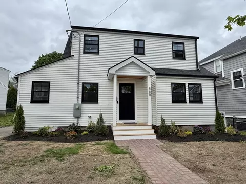 589 Weld St, West Roxbury, MA 02132