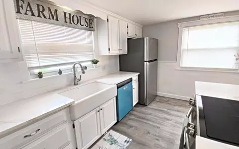 2 Boivin Ave, Ware, MA 01082 photo 4