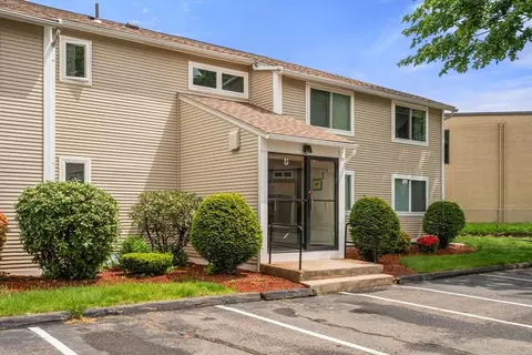 8 Arbor Way #A, Holyoke, MA 01040