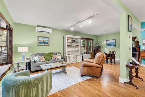 67 Maple St, Milton, MA 02186 photo 10