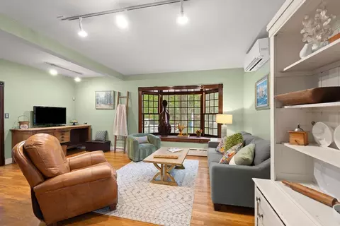67 Maple St, Milton, MA 02186 photo 6