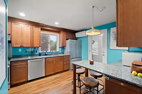 67 Maple St, Milton, MA 02186 photo 12