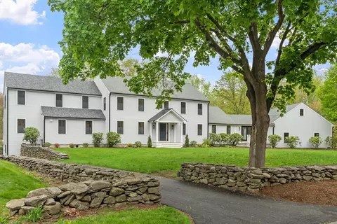 127 Lee Dr, Concord, MA 01742