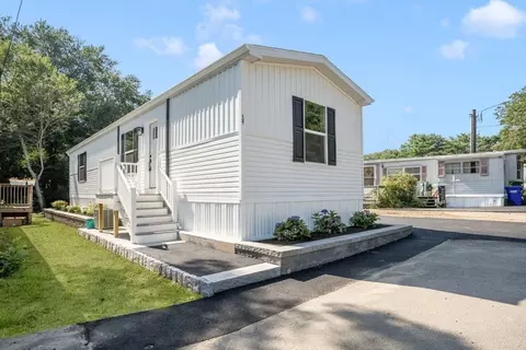 4 NW North #4, Attleboro, MA 02760