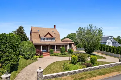 372 Ocean Ave, Marblehead, MA 01945